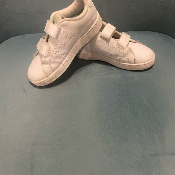 Adidas- Kids' (toddler) Advanced Lifestyle Court Two Hook-And-Loop shoes Size 9K - Picture 2 of 10